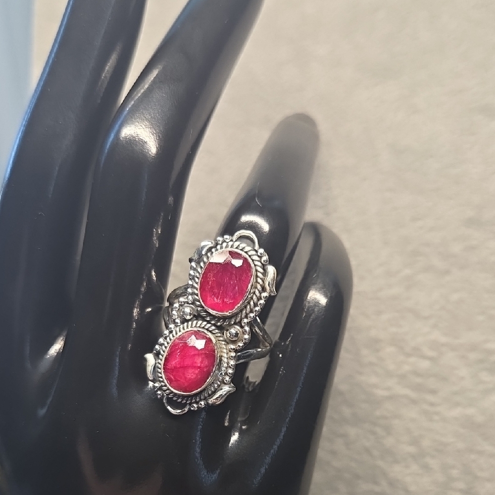 Elegant Silver and Red Gemstone Ring